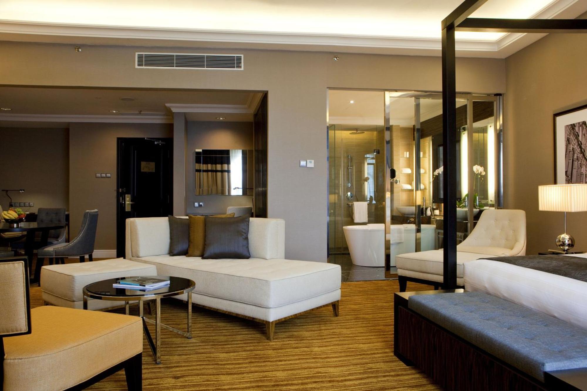 The Majestic Hotel Kuala Lumpur, Autograph Collection Buitenkant foto A suite at the hotel