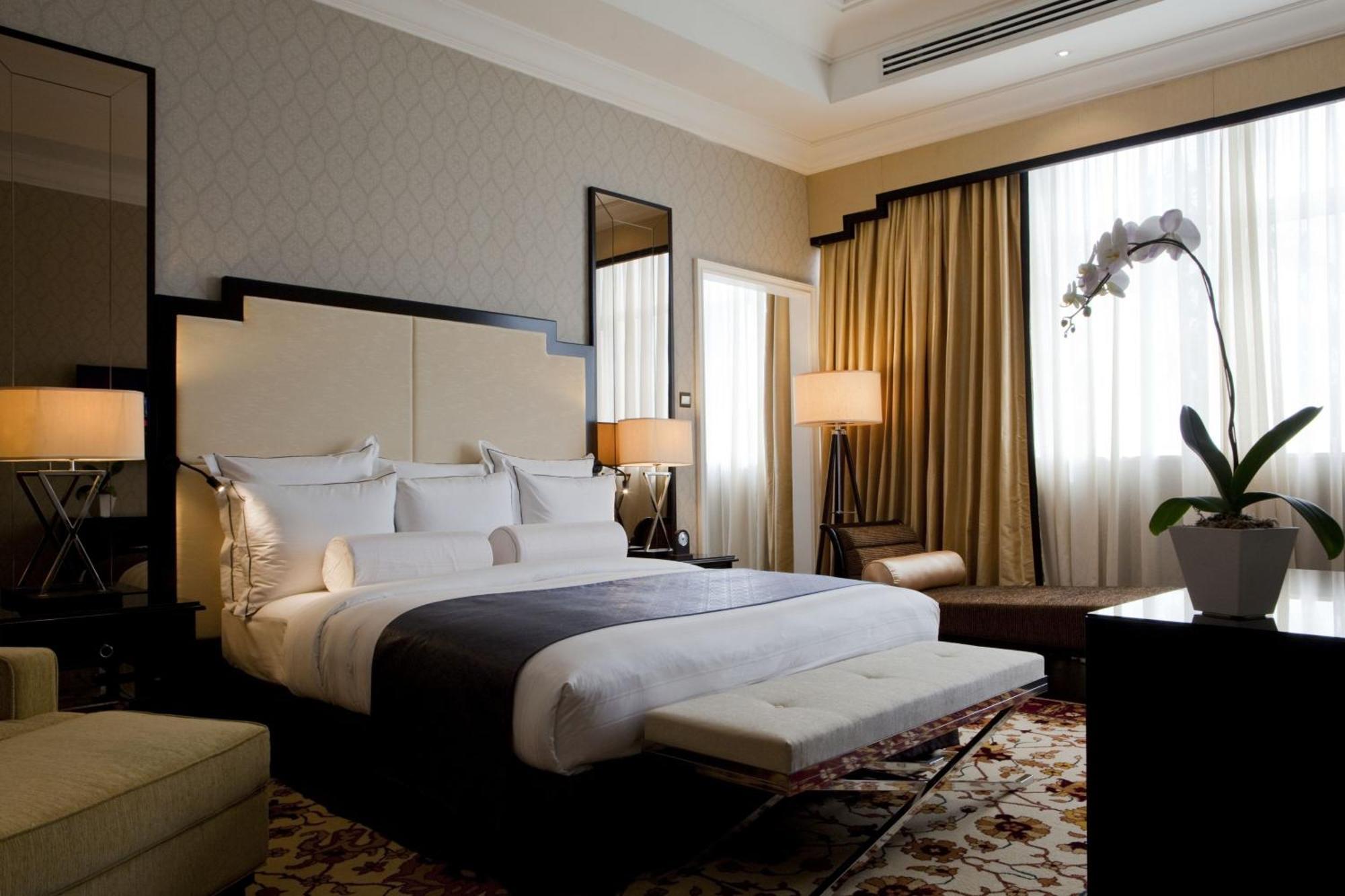 The Majestic Hotel Kuala Lumpur, Autograph Collection Buitenkant foto A bedroom at the hotel